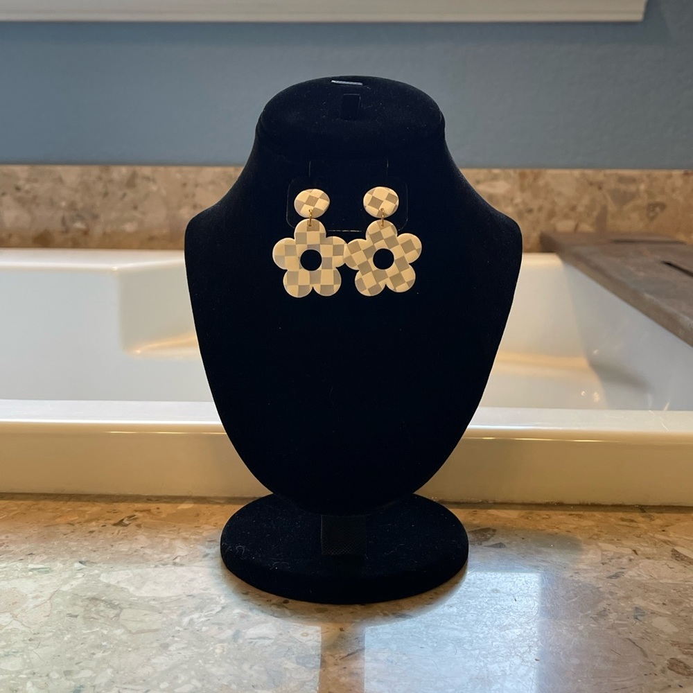 Clay Checkered Flower Earrings‎